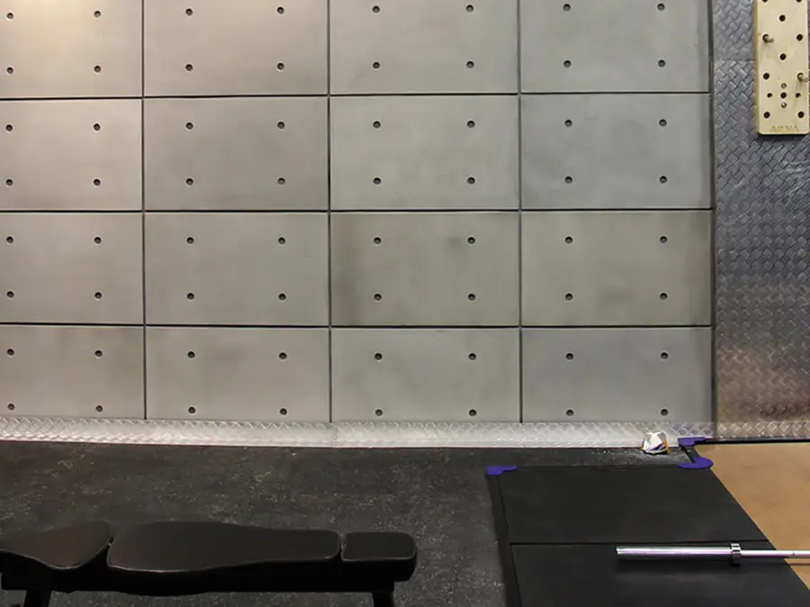 Concrete façades in cold climates