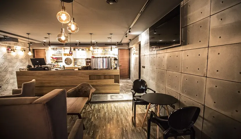 Café — Exposed concrete